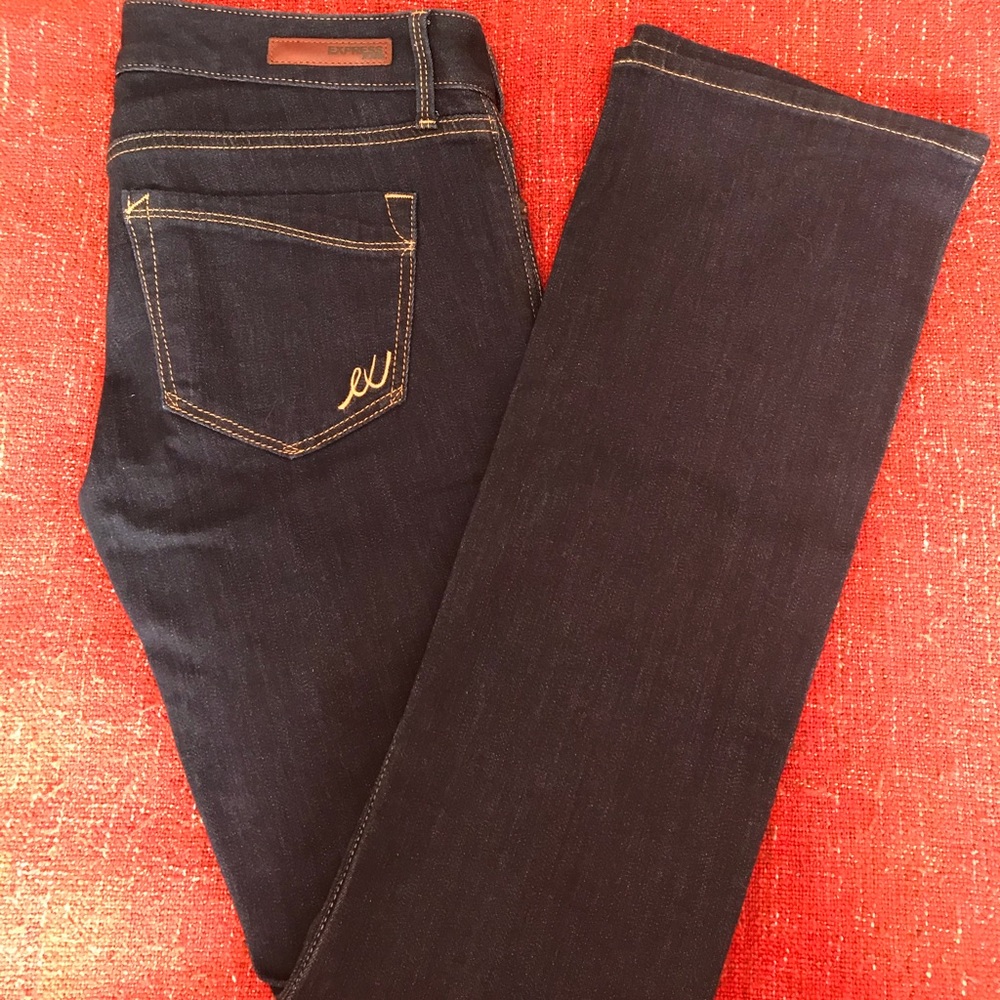 Express NWT Dark Wash Low Rise Boot Cut Jeans.